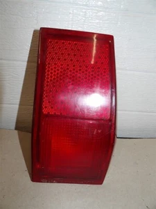 LÁMPARA LUZ TRASERA LADO PASAJERO DERECHO FORD FIESTA 1978-1980 FRENO TRASERO INTERMITENTE - Imagen 1 de 3