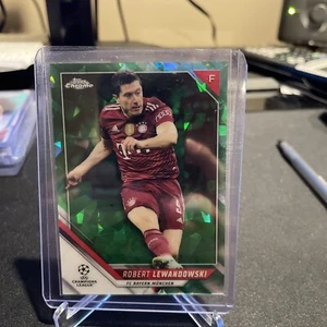2022 Topps Chrome Sapphire Green Robert LEWANDOWSKI /75 - Picture 1 of 2