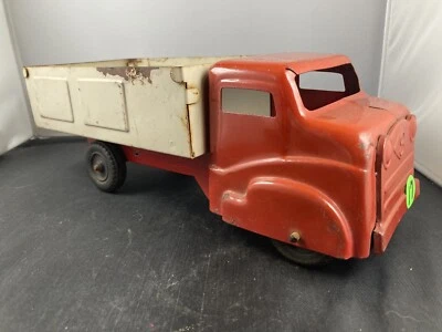 Structo Delivery Truck All Original Red And White Paint Pressed Steel 👀 - Image 1 of 4