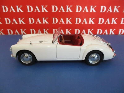 Die cast 1/18 Modellino Auto MG A MK.II A1600 Convertible 1961 by Triple9 - Immagine 1 di 4