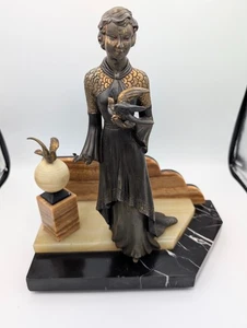 Vintage 30er Jahre Art Deco Skulptur Mädchen absteigende Stufen mit Tauben - Bild 1 von 8