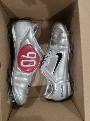 Total 90 Silver Cleats Size 8 - Image 1 of 4