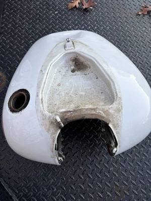 Tanque de gasolina 2004 Yamaha Xv1700 Road Star Xv gasolina (LEIA A DESCRIÇÃO) - Imagem 1 de 4