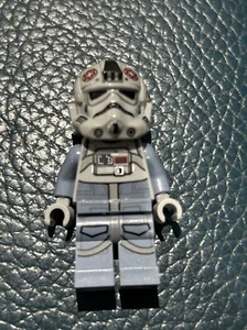 AT-AT Driver with Red Imperial Helmet Logo Star Wars LEGO Minifigure - Picture 1 of 7