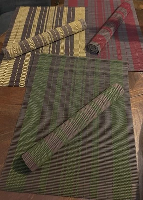 6 Bamboo Placemats In Three Different Colors Red Yellow Green In Excellent Cond - Image 1 of 4
