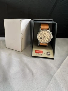 Orologio da polso rotondo Timex Tribute Weekender uomo marrone NHL cronografo - Foto 1 di 12