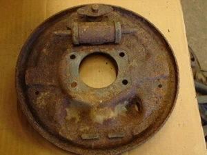 Jeep Cherokee Right Passenger backing plate rear 3207671-R Dana 35 axle Comanche - Picture 1 of 4