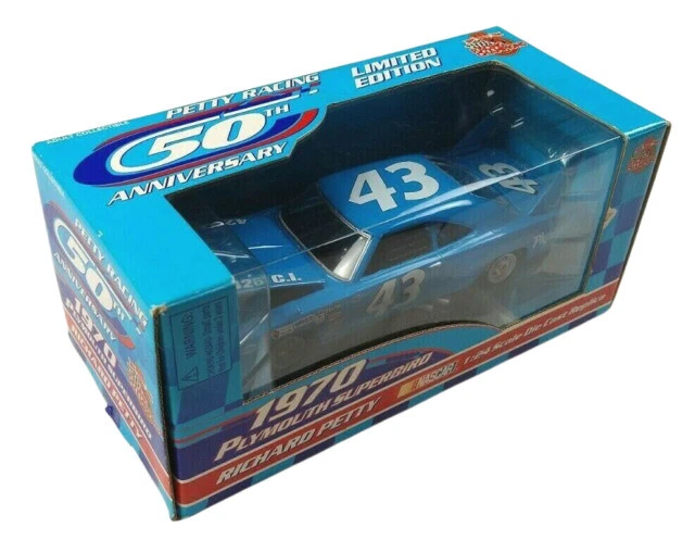 Racing Champions Richard Petty No 43 Plymouth 1970 Plymouth Superbird 1:24 Model Car - Blue