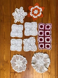 Vintage Set mit 9 handgefertigten Häkeldeckchen - rund, Blume, quadratisch, rechteckig  - Bild 1 von 7