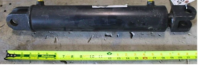 Cascade Side Shift 液压缸,p/n 686244 — 第 1/2 张图片