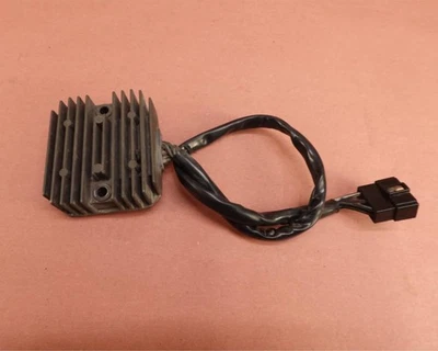 Regulador de voltaje rectificador Kawasaki Vulcan 1500 VN1500E 1996-2008 Foto 1 de 4