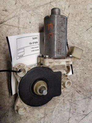 2006-2011 Mercedes-Benz CLS Right Glass Window Motor - 0130821432 - R186071 - Image 1 of 4