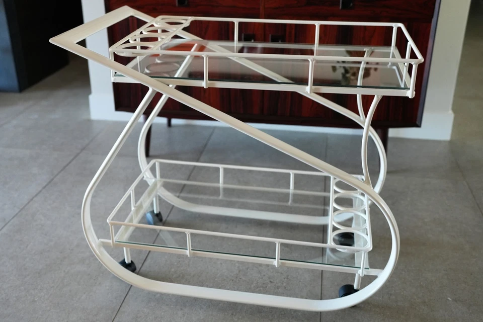 20 世纪 80 年代后现代铝条推车 Woodard 恢复带原装玻璃 — 第 1/4 张图片