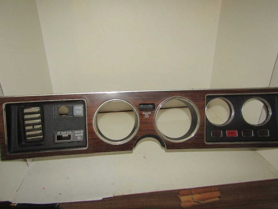 1975 1976 1977 1978 1979 DODGE ЗАРЯДНОЕ УСТРОЙСТВО CHRYSLER CORDOBA ПРИБОРНОЙ ПАНЕЛИ БЕЗЕЛЬ 1222 - Изображение 1 из 1