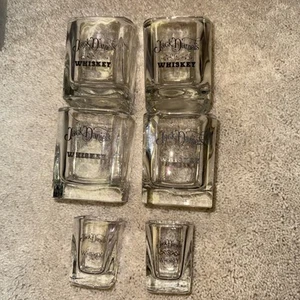 Jack Daniels Whiskey Square 4 Rocks / 2 Shot Glasses Black & 22K Gold Graphics - Picture 1 of 10