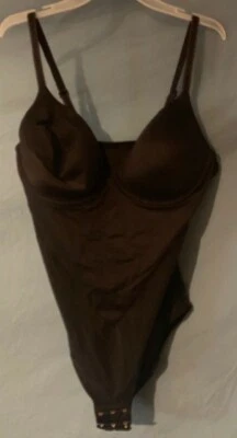 Modelador corporal de control firme Maidenform Lift Cup Collection Foto 1 de 2