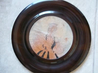 拉脱维亚装饰盘子/墙面装饰塑料带皮革,直径13.5英寸 — 第 1/4 张图片