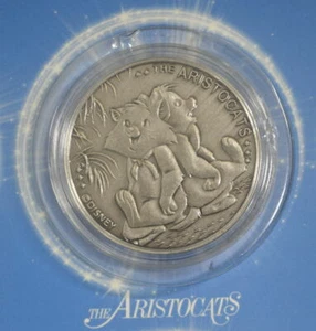 Disney Limited Edition Collector CHALLENGE COIN : ARISTOCATS DUCHESS & O'MALLEY - Picture 1 of 2