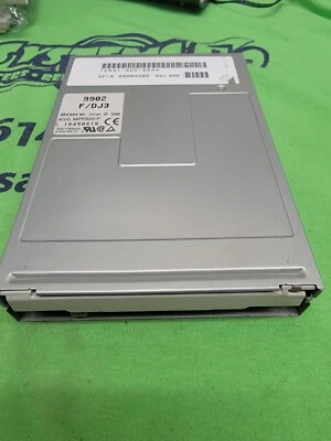 Sony 3.5" 1.44MB Internal Floppy Drive - MPF920-F - NO FRONT BEZEL - BEIGE DOOR - Image 1 of 3