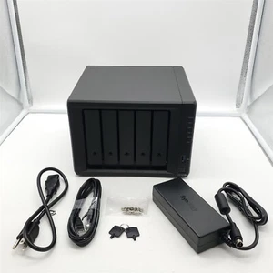 Synology DiskStation DS1522+ 5 baies (sans disque), noir - Photo 1/4