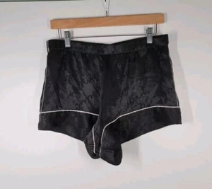 Victorias Secret Black Satin Logo Spell Out Elastic Waist Shorts Size Medium - Picture 1 of 4