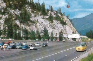 Tour Bus, VW 1600 & Beetle, Cars AT Col du Pillion, Switzerland. Alt. 1550 m - Picture 1 of 3