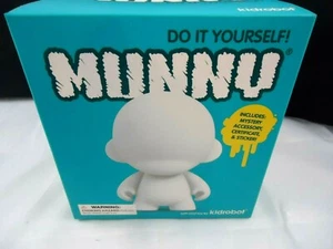 Kidrobot MunnyWorld 7" Do It Yourself Munny Neu in Verpackung 2012 - Bild 1 von 5