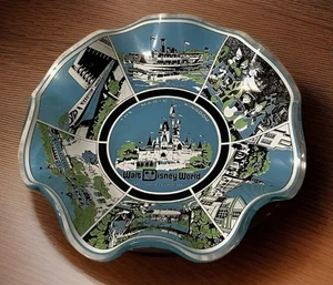 Plato de recuerdo vintage Walt Disney World borde ondulado años 70 Magic Kingdom Aqua COMO NUEVO - Imagen 1 de 23