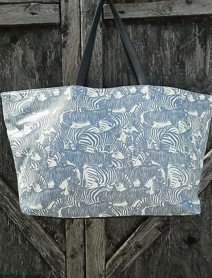 Bolsa de compras DEUX LUX Daydream couro vegano ultra macio estampa de zebra $105 - Imagem 1 de 4