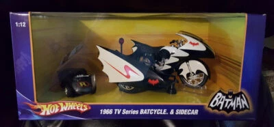 Hot Wheels 1966 TV Series BATMAN BATCYCLE & SIDECAR - 2009 1:12 #P6923 by Mattel - Image 1 of 3