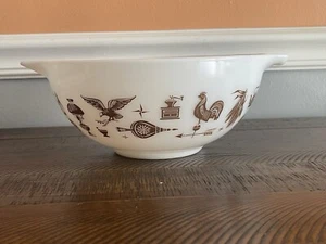 Pyrex Early American Americana White Brown 2.5 qt #443 Mixing Bowl Made In USA - Picture 1 of 7