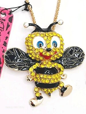 COLLAR BETSEY JOHNSON CRISTAL BRILLANTE Y ESMALTE AMARILLO ABEJA SONRIENTE 20-24" Foto 1 de 4