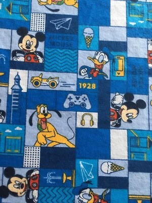 Manta bebé de franela azul Mickey Mouse & Friends borde de ganchillo 42 X 36 Foto 1 de 4