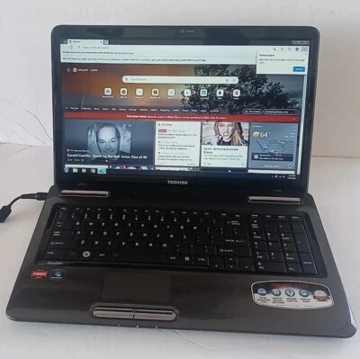 TOSHIBA SATELLITE L675D-S 17.3" AMD PHENOM II 2.90GHz 4GB 500GB WIN 10 PRO Foto 1 de 4