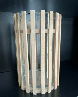 Piquete grande huracán. Piquetes de madera cilindro de vidrio envolvente. Foto 1 de 2