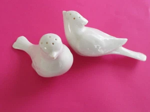 Vintage White Porcelain Birds Salt & Pepper Shakers from Collection - Picture 1 of 5