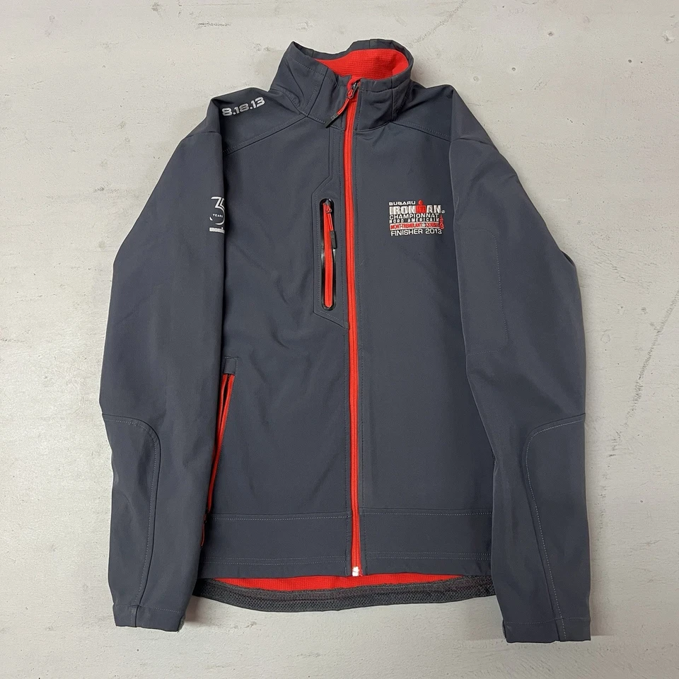 Chaqueta Iron Man Finisher Para Hombre Grande Gris Triatlón Cremallera Completa Bordada 2013 Foto 1 de 4