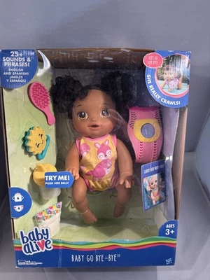 BABY ALIVE GO BYE BYE BONECA AFRO-AMERICANA NOVA NA CAIXA CRAWLS TALKS COM ACESSÓRIOS  - Imagem 1 de 4