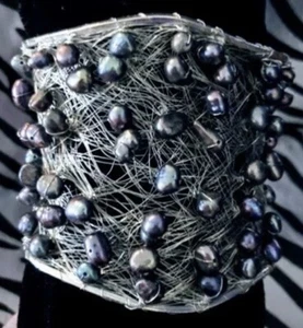 Stunning Artisan Crafted Wire Cuff Bracelet With Black Pearls - Picture 1 of 8