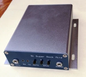 Trasmettitore telegrafo onde corte assemblato 40 m Super RM Rock Mite QRP CW + custodia - Foto 1 di 5