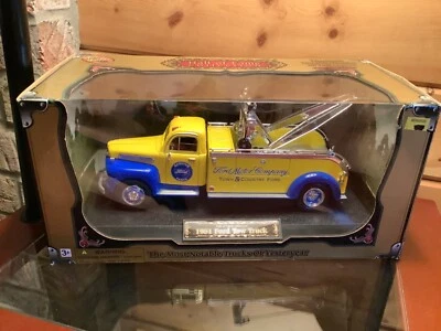 New 1:25 1951 Ford Tow Truck. Hall of fame collection by Golden wheel # 84907 - Image 1 of 4