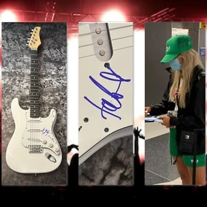 GFA you break me first star * TATE McRAE * Chitarra elettrica firmata PROOF COA - Foto 1 di 7