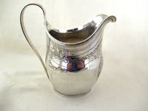 Solid Silver - Helmet shaped - GEORGIAN CREAM JUG - Hallmarked:- LONDON 1800 - Picture 1 of 8