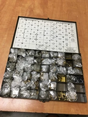 Kit de llaves Russwin sistema R-2 70 para 800 núcleos de cilindro Pt. 411f38 Foto 1 de 4