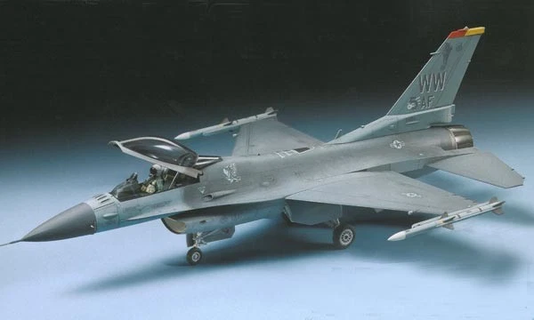TAMIYA 60786 LOCKHEED MARTIN F-16CJ BLOCK50 FIGHTING FALCON 1/72 - Immagine 1 di 1