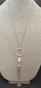 Halskette INC silberfarbene Kette mit baumelndem Anhänger mit Strasssteinen siehe Fotos - Bild 1 von 5