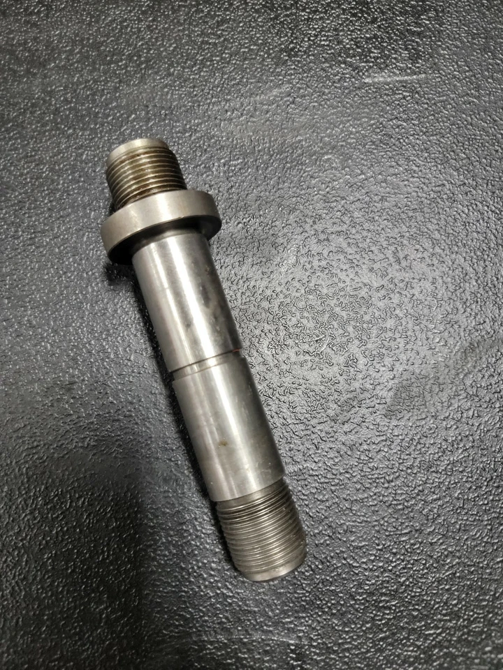 Tubo adaptador enfriador de aceite Ford Mustang Cobra 4.6 03/04  Foto 1 de 1