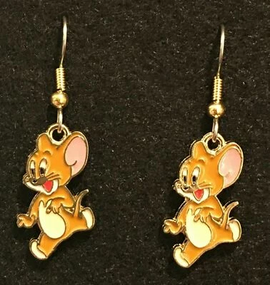 Nuevos pendientes colgantes de gancho con dije de Jerry Mouse de dibujos animados esmaltados en oro TOM & JERRY  Foto 1 de 2