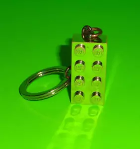Lego Classic - 2x4 Gold Metall Block Schlüsselanhänger #850808 - Bild 1 von 3