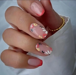 24 Medium Square Red French Flowers Bohemian Press On False Nails Brand New - Picture 1 of 5